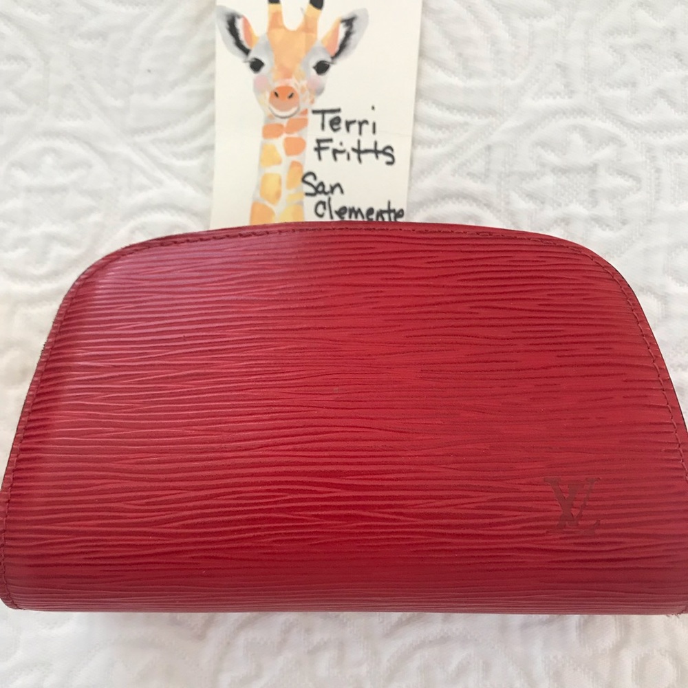 LV Red Epi Dauphine Pouch SD0967. GUC